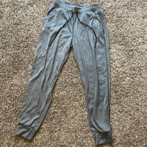 Women’s Under Armour sweat pants
